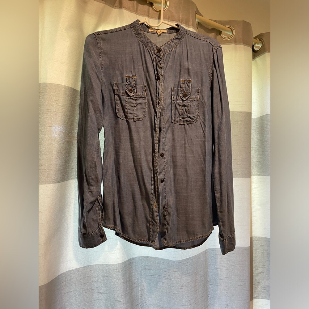 Denim Button Down, thin material - Picture 4 of 4